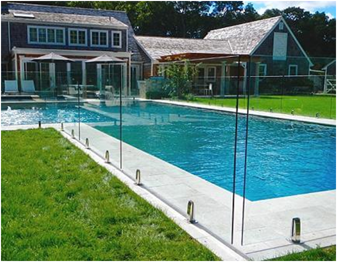 Sleek and Safe: Glass Pool Fencing for Australian Homes and Businesses